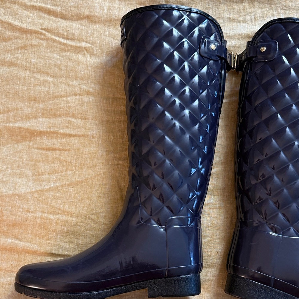 Hunter Refined Gloss Quilted Tall Rain Boot adjustable back - Picture 4 of 17